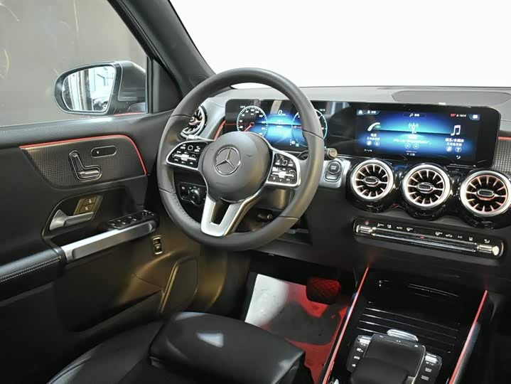 Фото 6 - Mercedes-Benz EQB