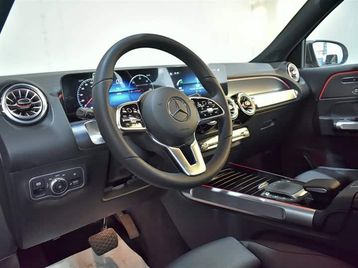 Фото 7 - Mercedes-Benz EQB