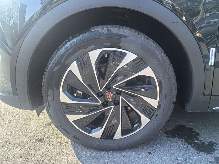 Фото 3 - Hongqi HS7 Hybrid