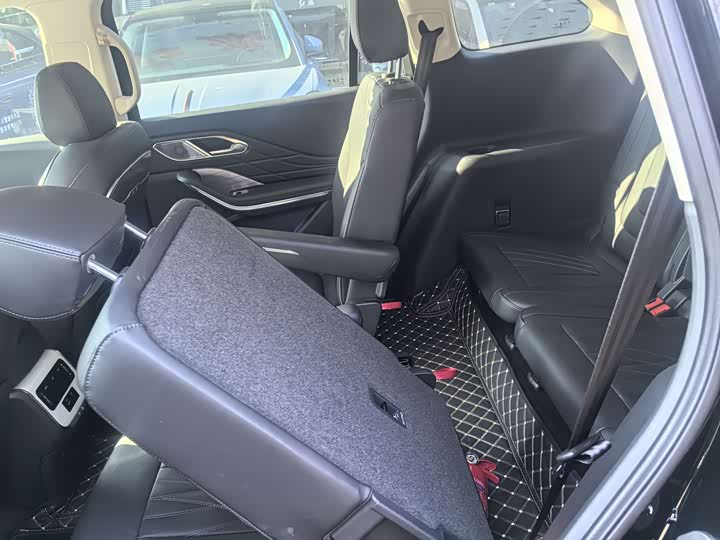 Фото 8 - Hongqi HS7 Hybrid