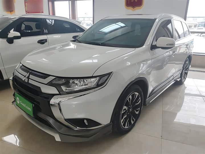 Фото 1 - Mitsubishi Outlander