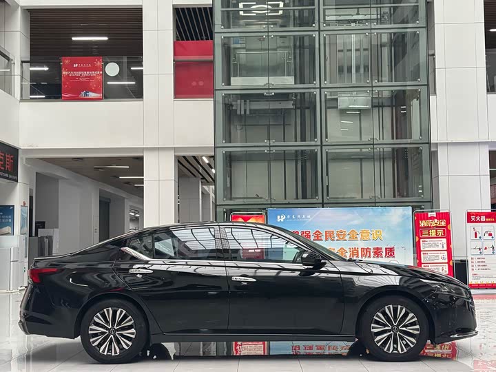 Фото 4 - Nissan Teana