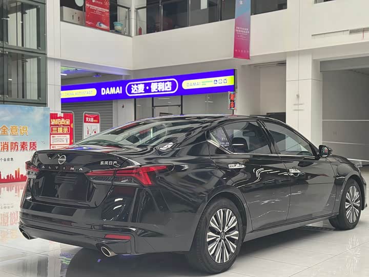 Фото 5 - Nissan Teana