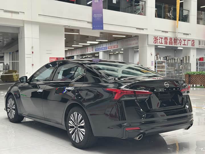 Фото 7 - Nissan Teana