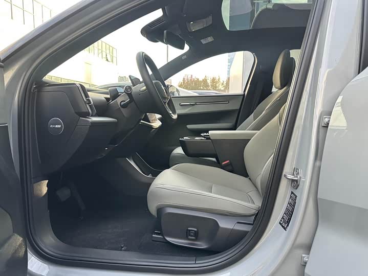 Фото 8 - Volvo EX30