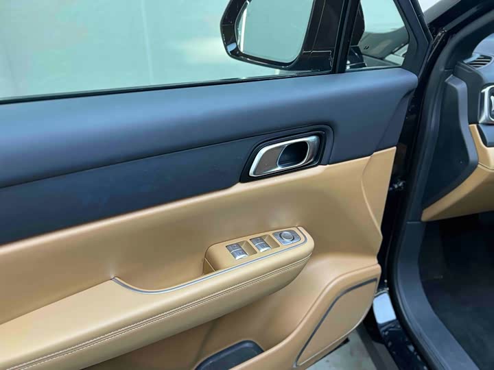 Фото 7 - LiXiang One