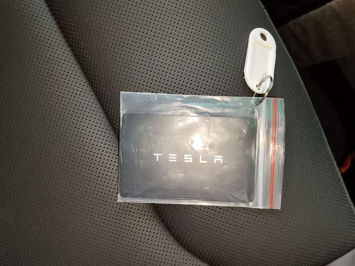 Фото 9 - Tesla Model 3