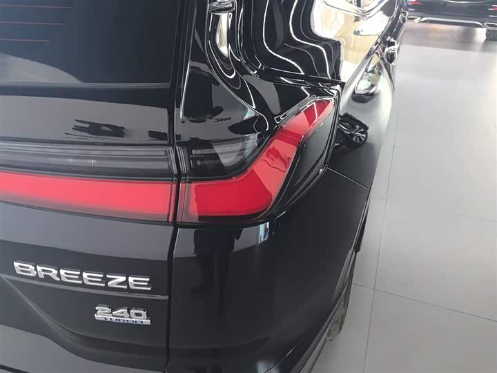 Фото 8 - Honda Breeze