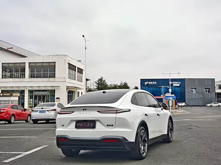 Фото 9 - Nio Onvo L60