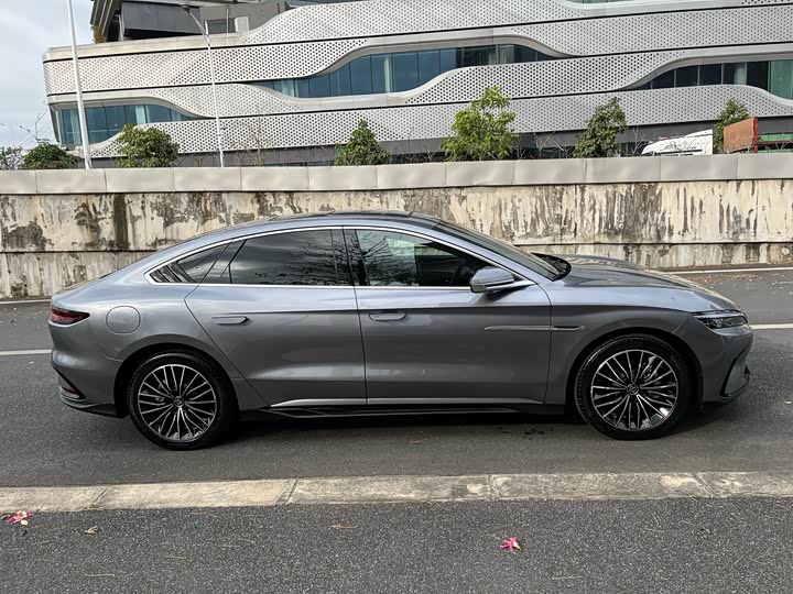 Фото 7 - BYD Han