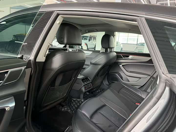 Фото 4 - Audi A7