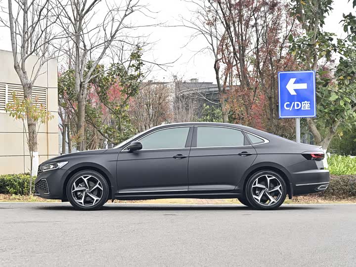 Фото 7 - Volkswagen Passat