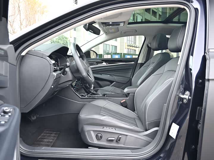 Фото 8 - Volkswagen Passat