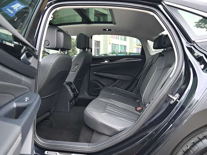 Фото 9 - Volkswagen Passat