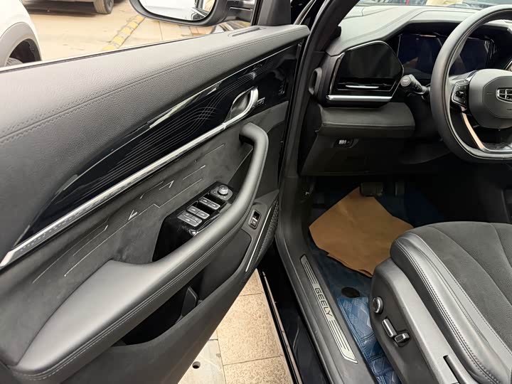 Фото 5 - Geely Monjaro