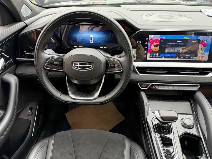 Фото 9 - Geely Monjaro