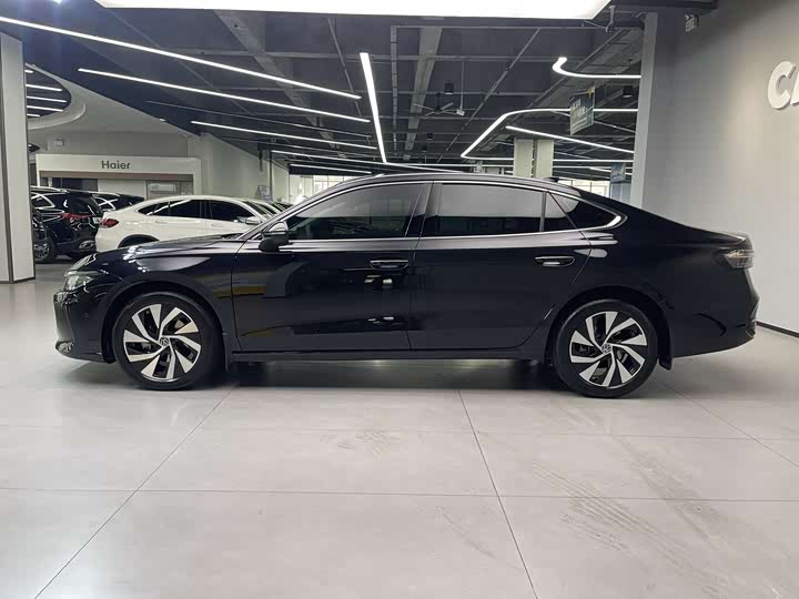 Фото 5 - Volkswagen Passat