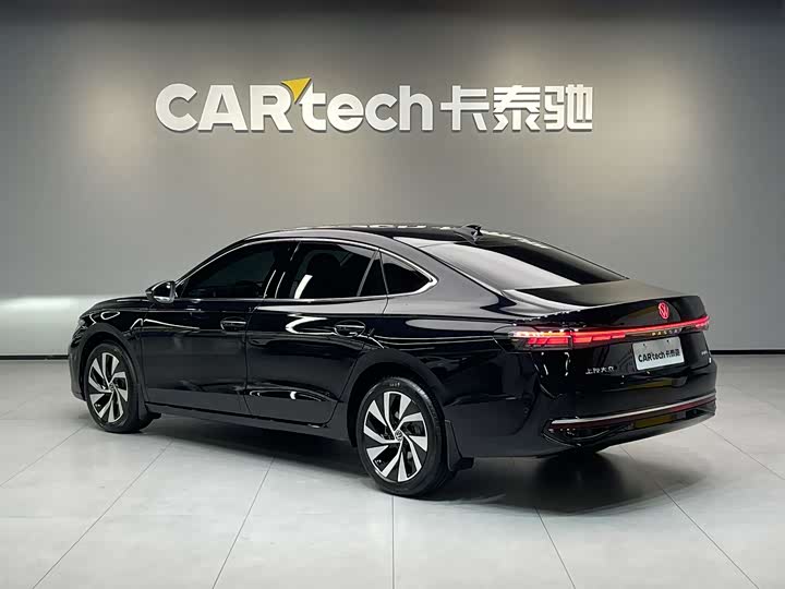 Фото 7 - Volkswagen Passat