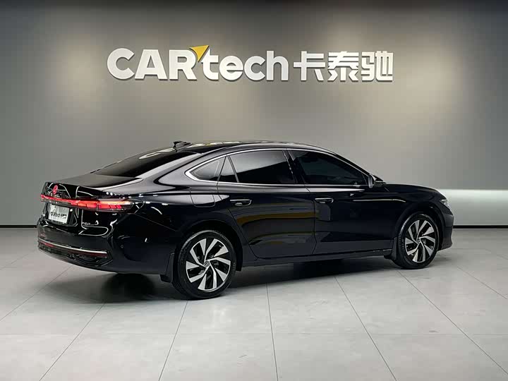 Фото 8 - Volkswagen Passat