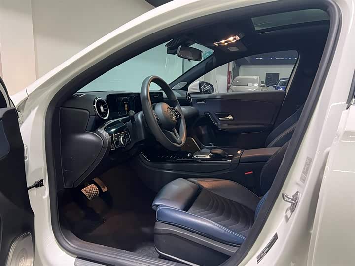 Фото 8 - Mercedes-Benz A-Class