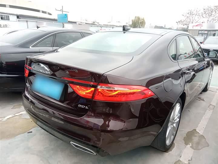 Фото 7 - Jaguar XF L