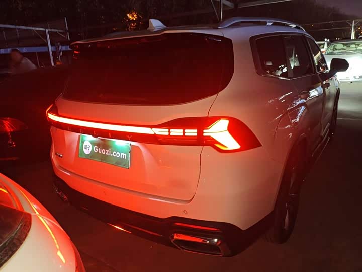 Фото 6 - Geely Okavango L