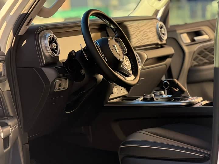 Фото 5 - Tank 300