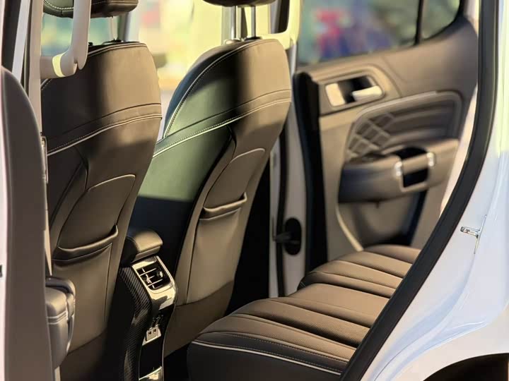 Фото 6 - Tank 300