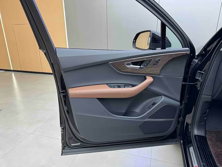 Фото 6 - Audi Q7