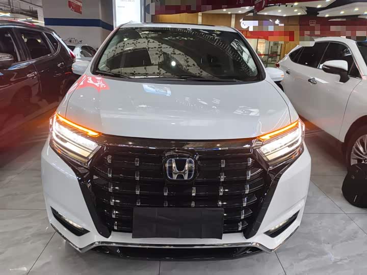 Фото 3 - Honda Elysion