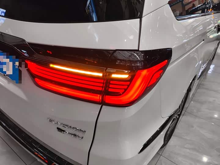 Фото 8 - Honda Elysion