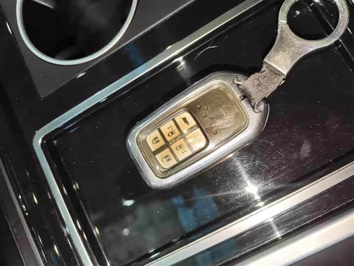 Фото 9 - Honda Elysion