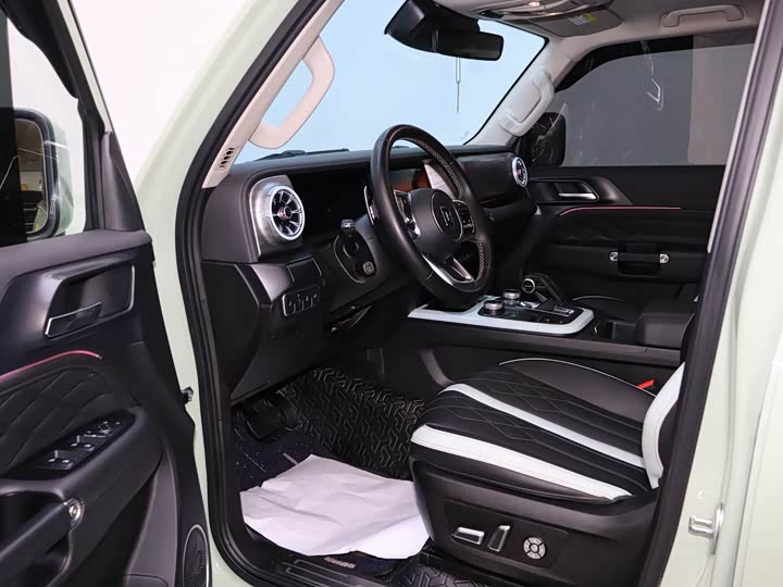 Фото 8 - Tank 300