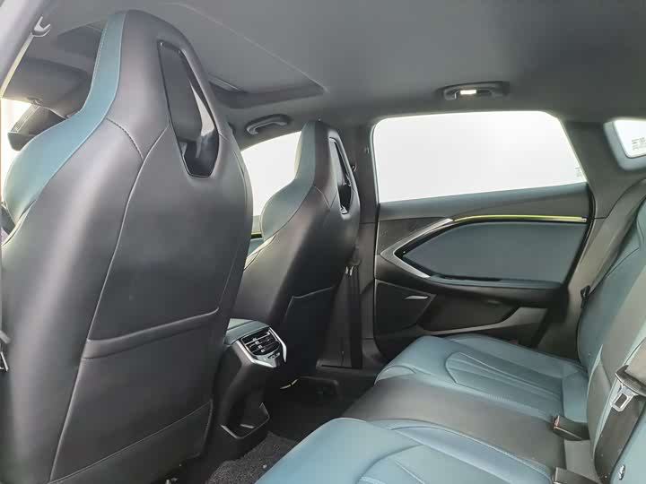 Фото 7 - MG Motor 7