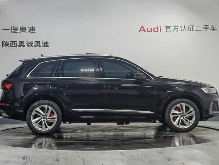 Фото 3 - Audi Q7