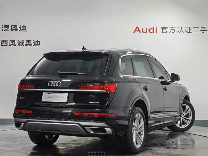 Фото 4 - Audi Q7