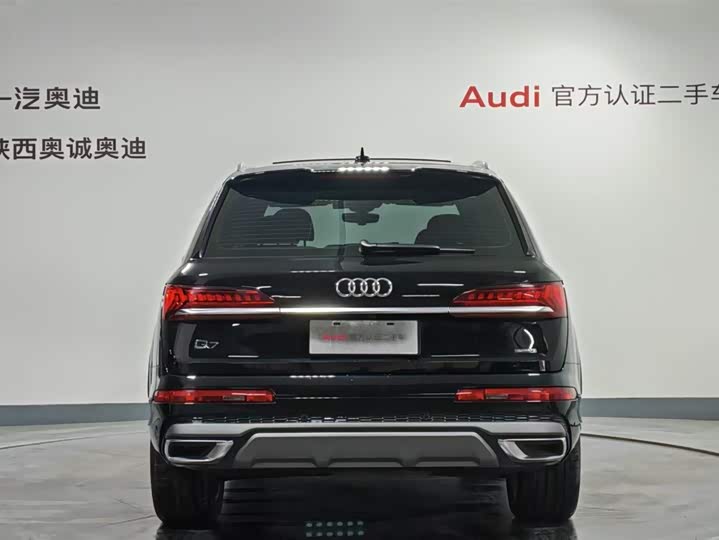 Фото 5 - Audi Q7