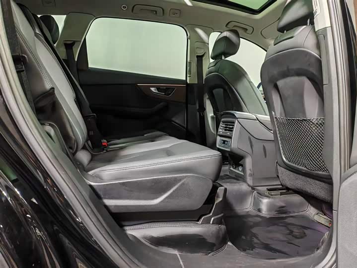 Фото 6 - Audi Q7