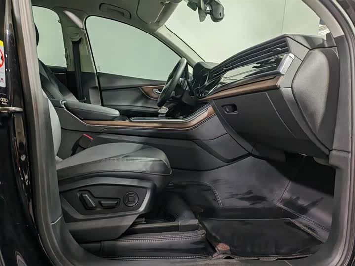 Фото 7 - Audi Q7