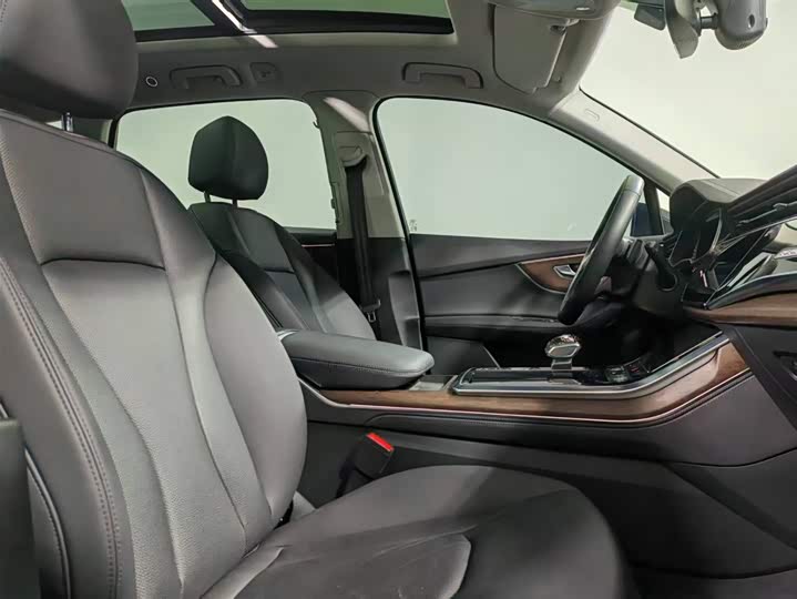 Фото 8 - Audi Q7