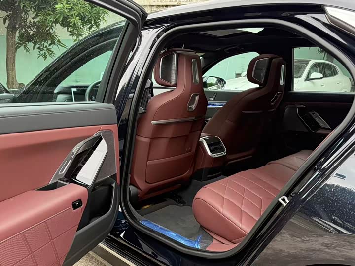 Фото 7 - BMW 7 Series