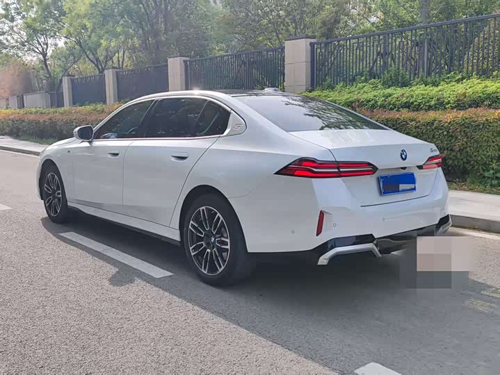 Фото 8 - BMW 5 Series