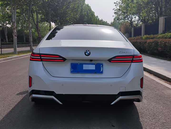 Фото 9 - BMW 5 Series