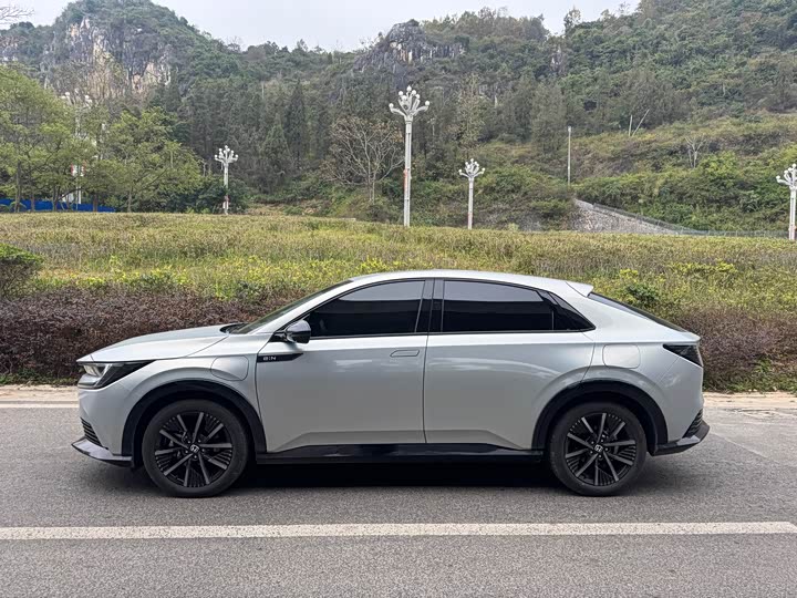 Фото 5 - Honda e:NP2