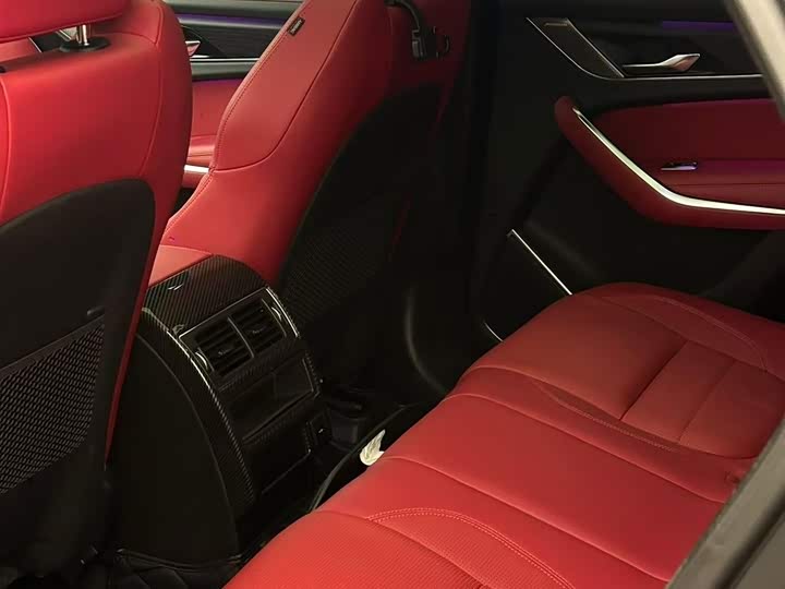 Фото 5 - Jaguar F-Pace