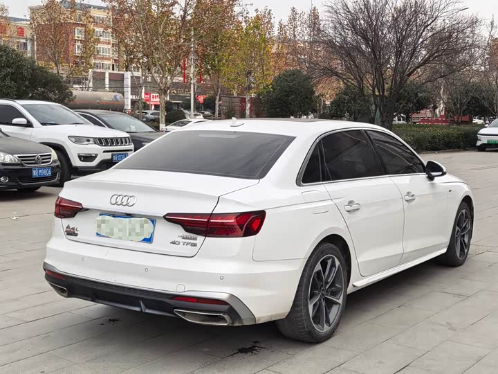 Фото 9 - Audi A4L