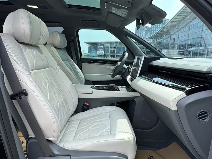 Фото 8 - Zeekr 009