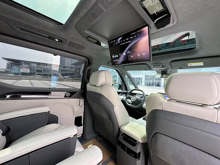 Фото 9 - Zeekr 009