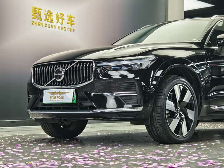 Фото 1 - Volvo XC60 Hybrid