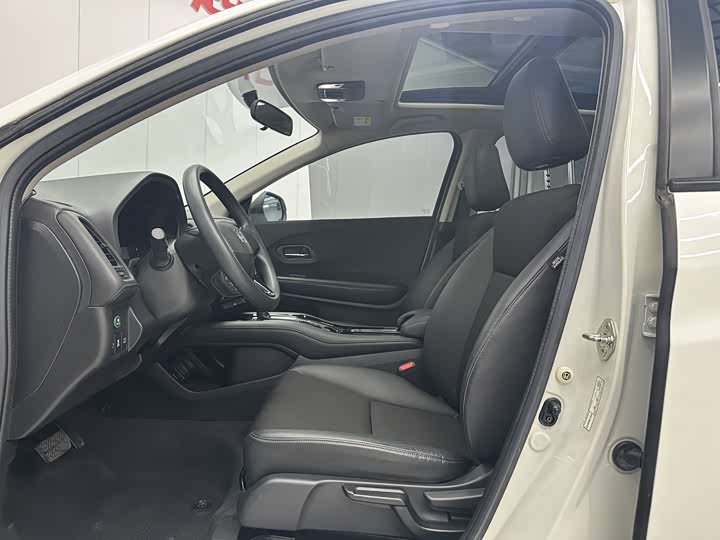 Фото 4 - Honda Vezel
